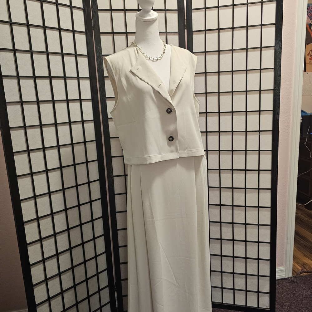 Chic Cream Women's Skirt Set Size L